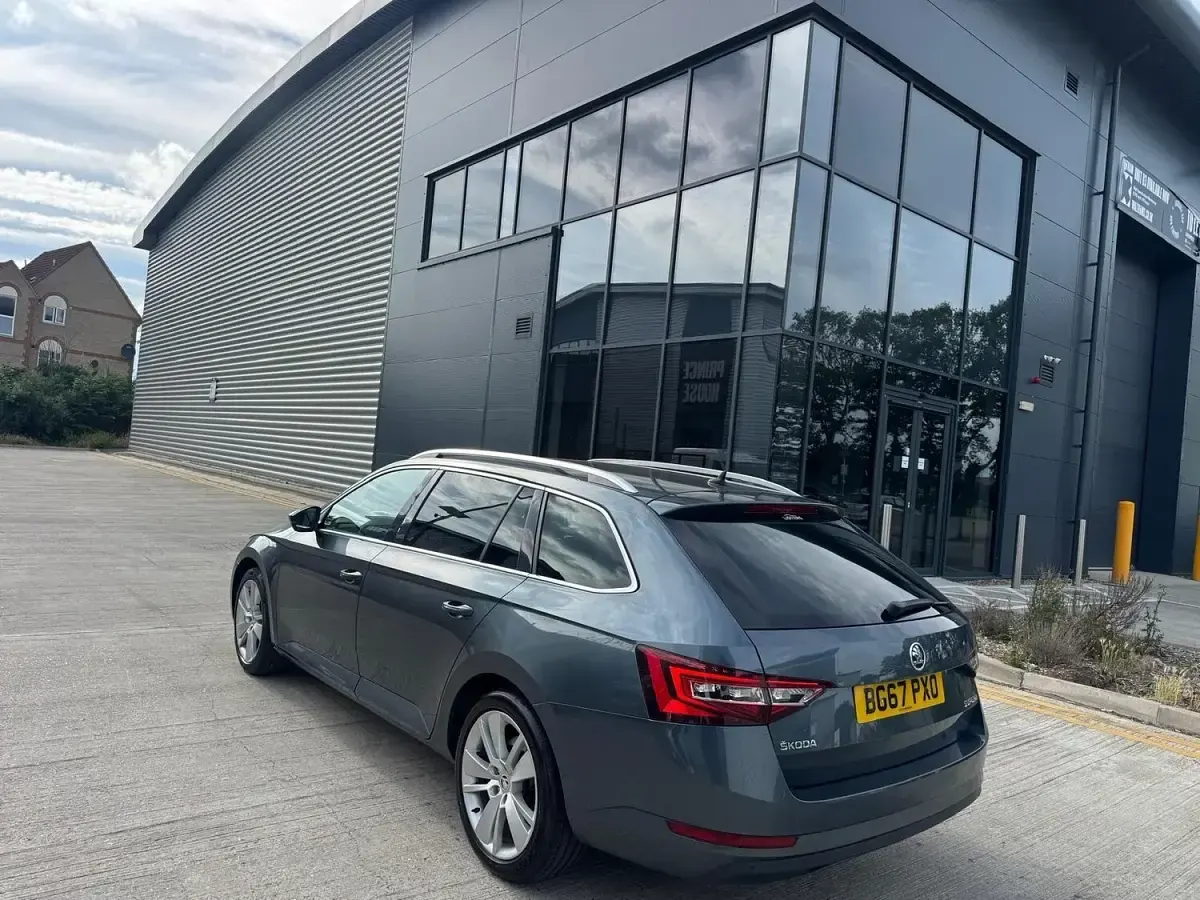 Used Skoda Superb SE L Executive 150 HP (110 kW) 2017 Grey Estate