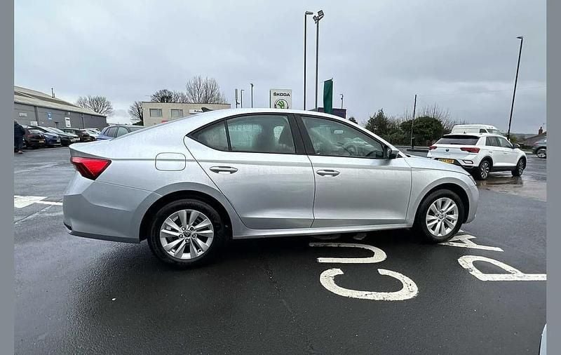 Used Skoda Octavia SE Technology 113 HP (83 kW) 2024 Brilliant silver metallic Hatchback