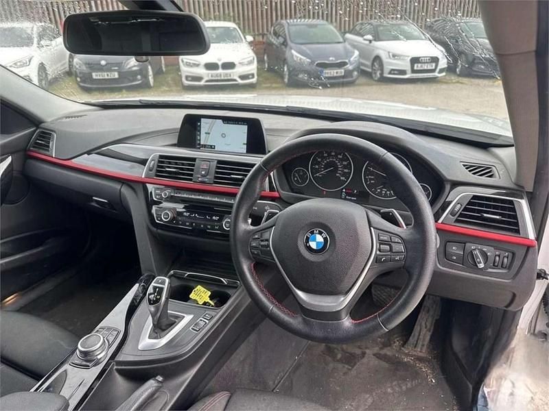 Used BMW 320 Sport Line 2018 White Estate