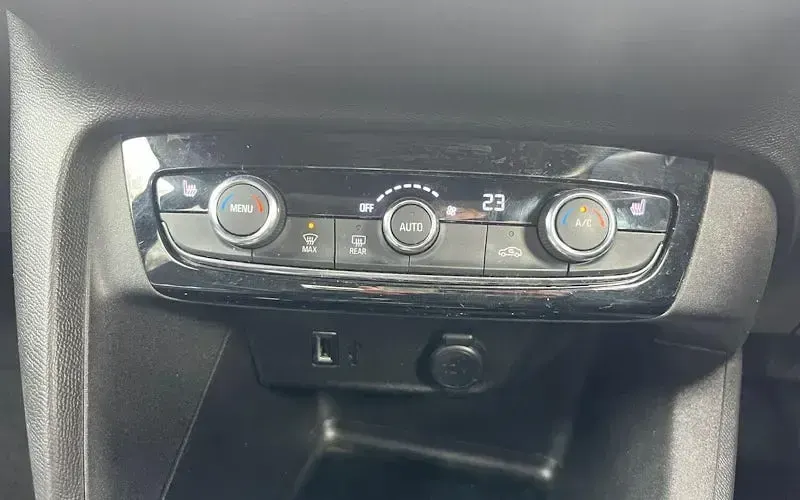 Used Vauxhall Corsa-e Elite 100 kW (136 HP) 2021 Black Hatchback