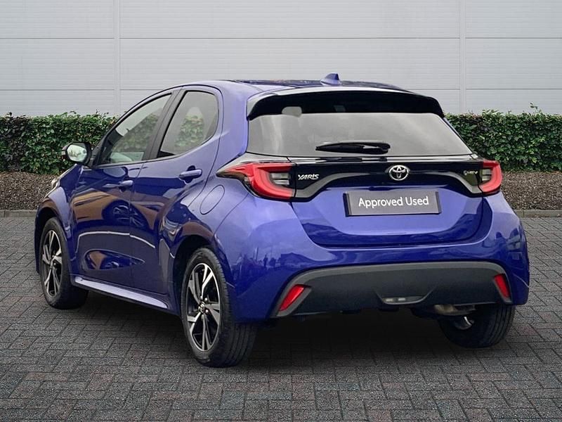 Used Toyota Yaris Hybrid Design 2024 Blue Hatchback