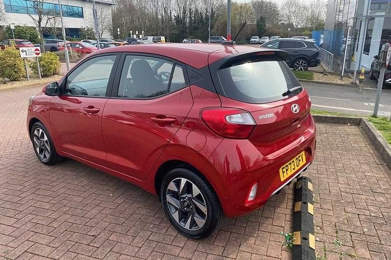 Used Hyundai i10 Advanced 2023 Red Hatchback