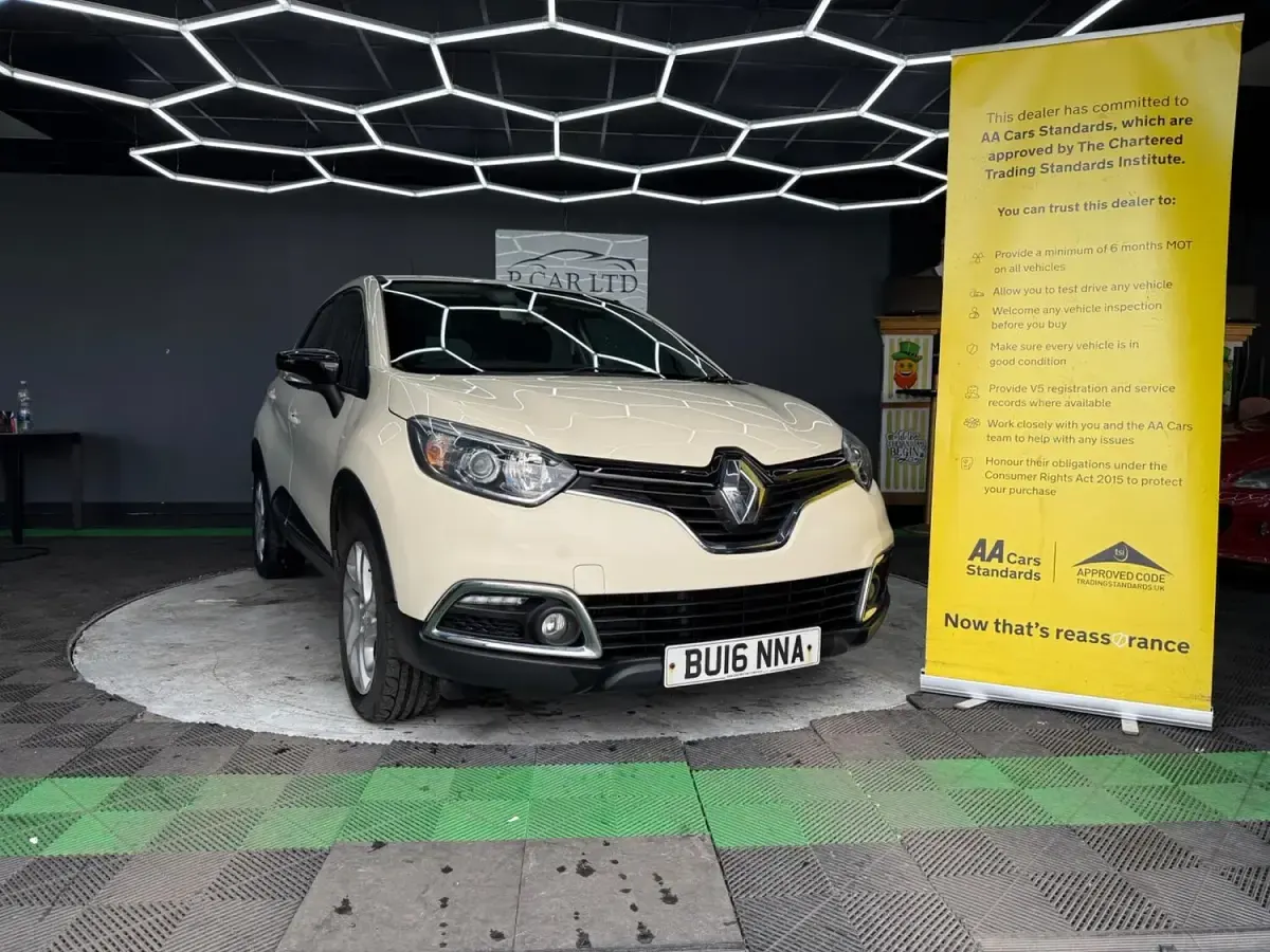 Usado Renault Captur Dynamique 90 CV (66 kW) 2016 Beige SUV