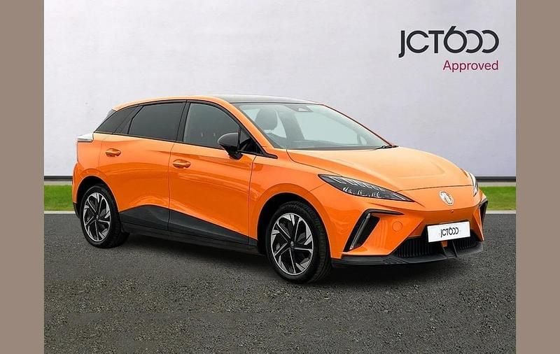 Used MG MG4 EV Trophy 150 kW (204 HP) 2022 Orange Hatchback