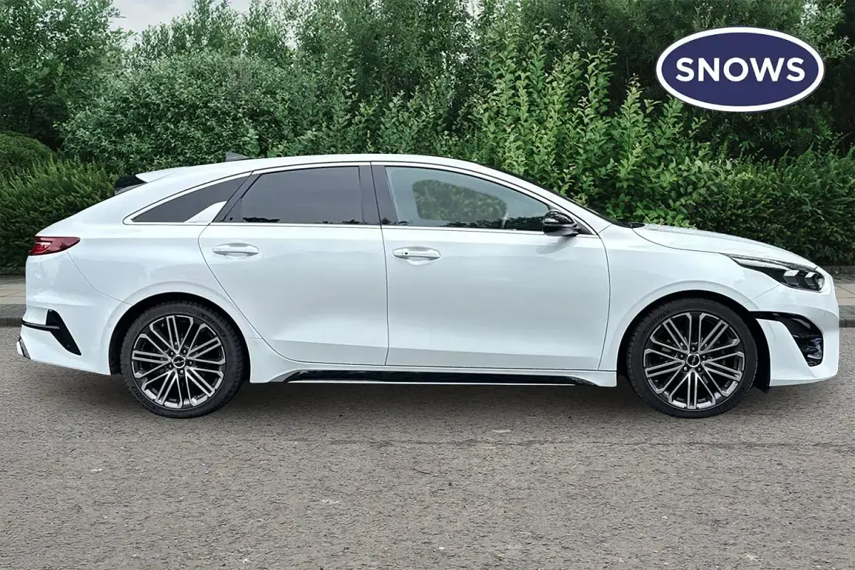 Used Kia ProCeed GT-Line S 157 HP (115 kW) 2024 White Estate