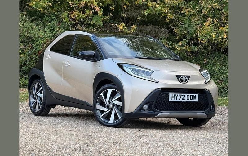 Ginger beige bitone Used 2022 Toyota Aygo Hatchback | £13,225 (A bit pricey) - Image 1/4