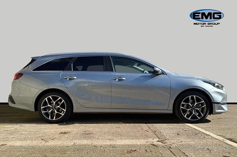 Used Kia Ceed Sportswagon 138 HP (101 kW) 2025 Lunar silver Estate