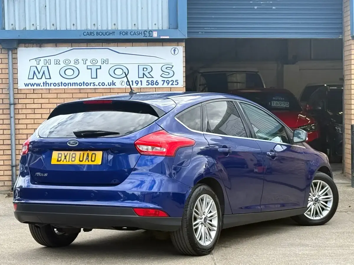 Used Ford Focus Zetec 120 HP (88 kW) 2018 Blue Hatchback