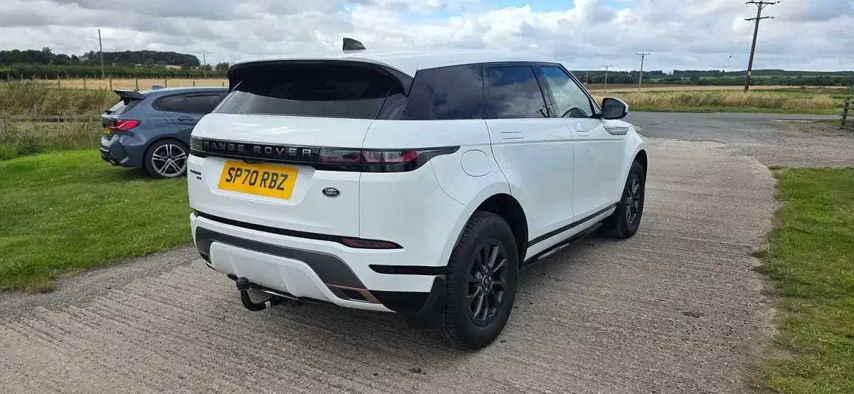 Used Land Rover Range Rover evoque R-Dynamic 150 HP (110 kW) 2020 White SUV