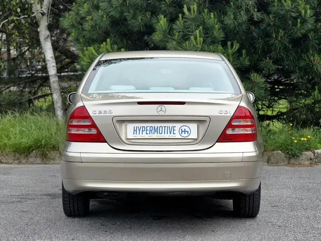 Used Mercedes C220 Classic 143 HP (105 kW) 2003 Beige Sedan