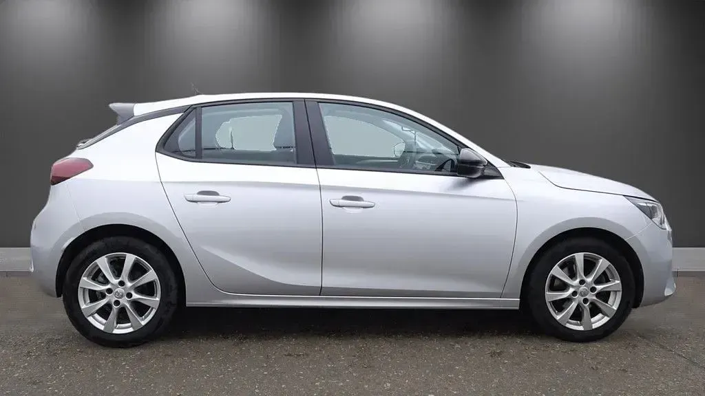 Used Vauxhall Corsa Design Edition 100 HP (73 kW) 2023 Silver Hatchback