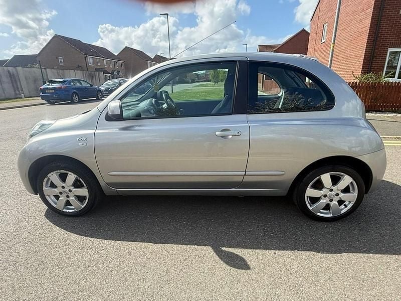 Begagnad Nissan Micra N-TEC 79 HK (58 kW) 2010 Silver Halvkombi