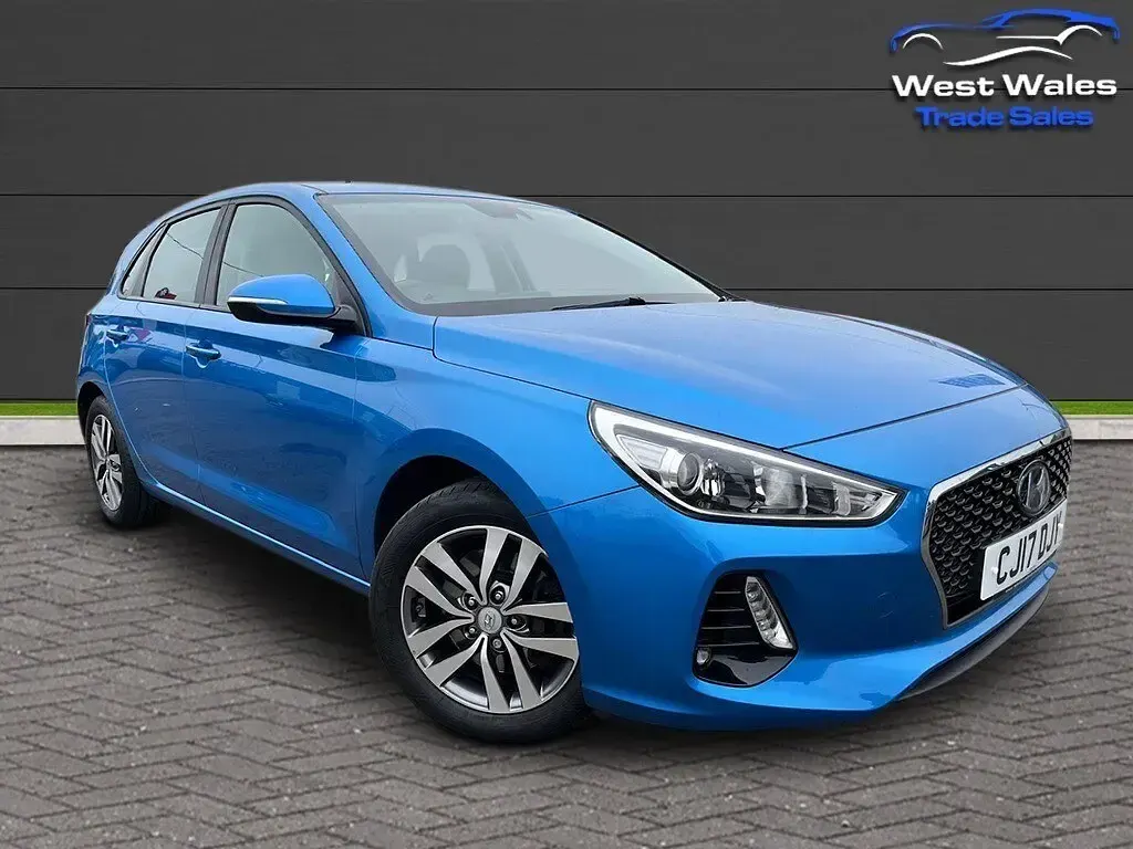 Used Hyundai i30 SE 140 HP (102 kW) 2017 Blue Hatchback