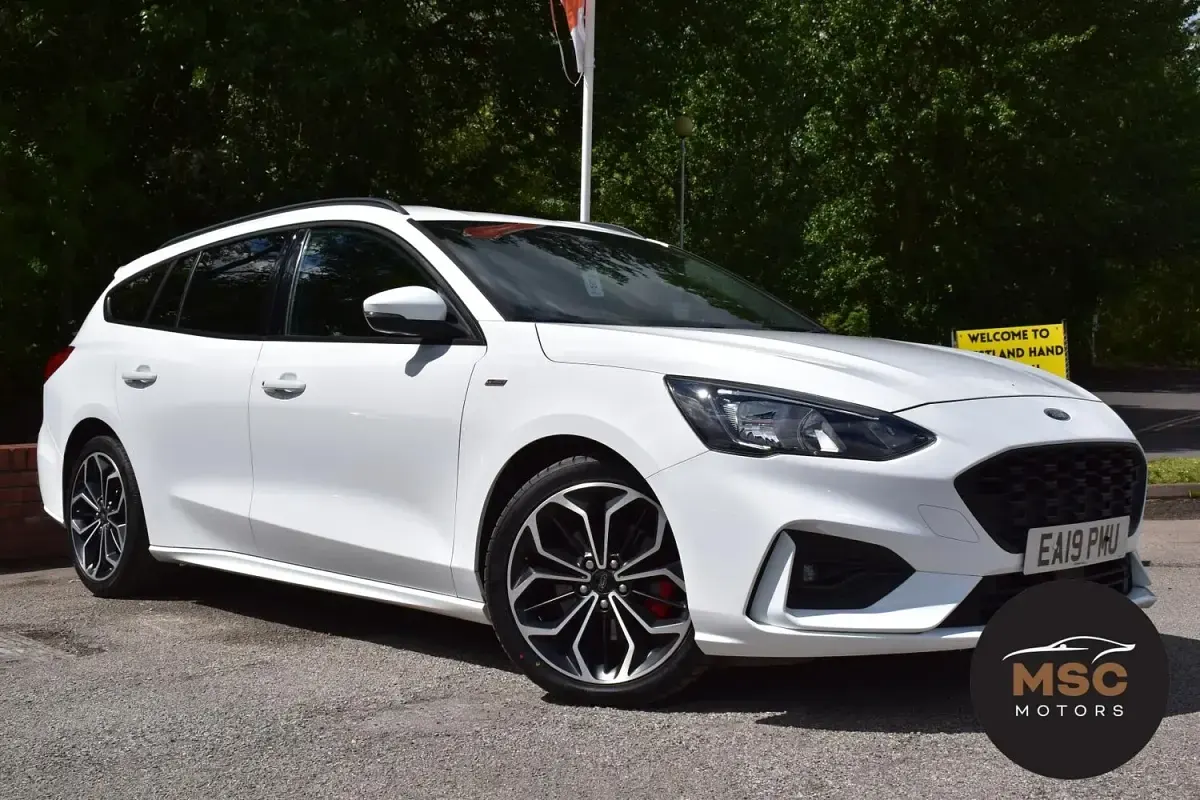Used Ford Focus ST-Line X 2019 White Estate