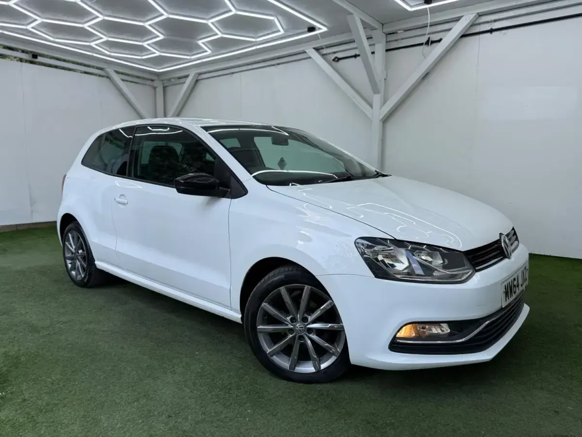 Used VW Polo Design 2014 White Hatchback