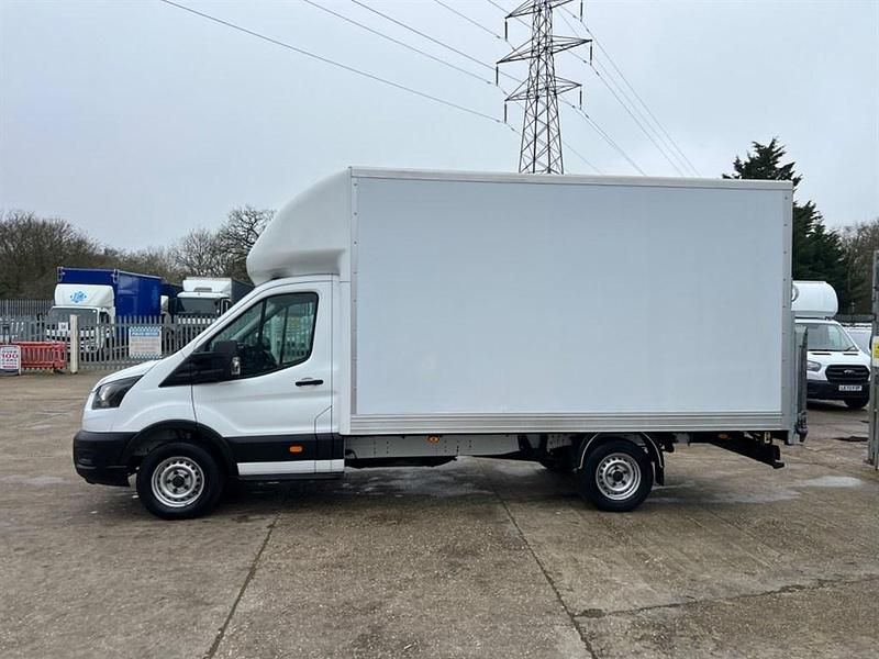 Usado Ford Transit S 130 HP (95 kW) 2021 Branco Cabrios
