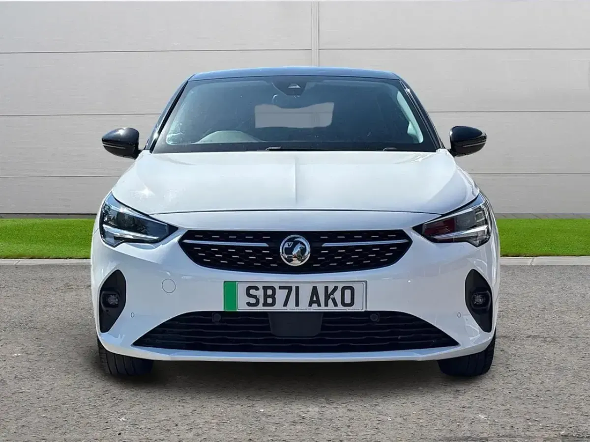 Second-hand Vauxhall Corsa-e Elite 98 kW (134 CP) 2021 Alb Hatchback