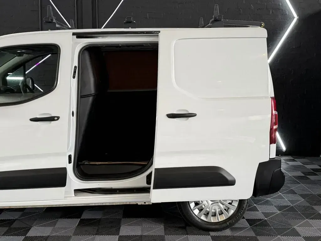 Used Toyota Proace Active 120 HP (88 kW) 2022 White MPV