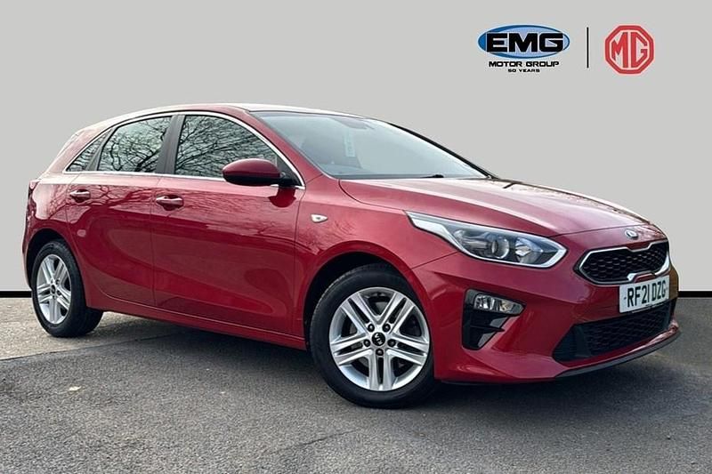 Usado Kia Ceed 134 HP (98 kW) 2021 Vermelho Citadino