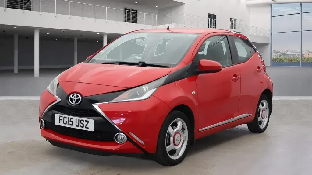 Used Toyota Aygo x-press 2015 Red Hatchback