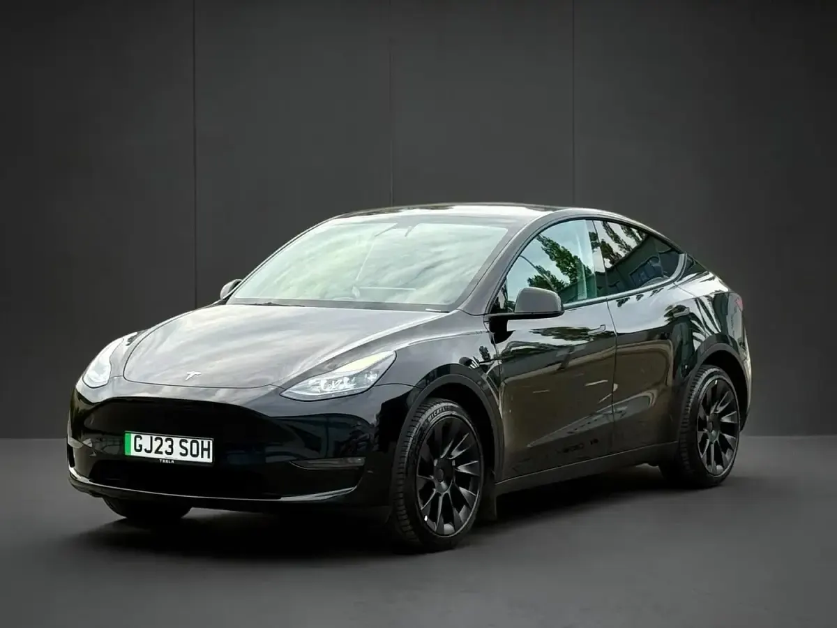Used Tesla Model Y Long Range AWD 85 kW (116 HP) 2023 Black SUV