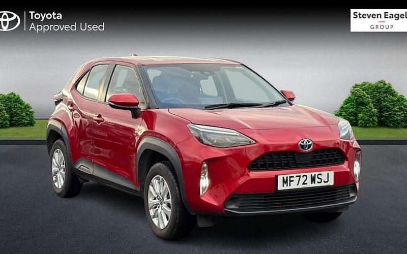 Used 2025 Toyota Yaris Hybrid Estate | £18,800 (Super price) - Image 1/3