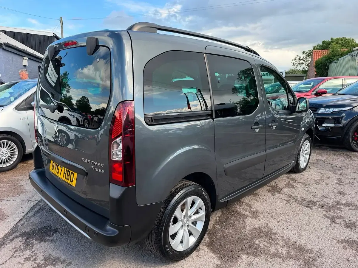 Used Peugeot Partner Tepee Outdoor 110 HP (80 kW) 2017 Grey MPV
