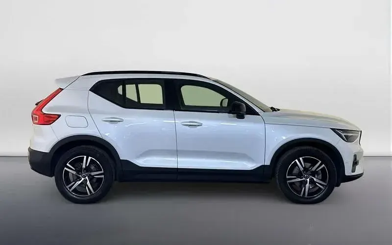 Used Volvo XC40 Plus 163 HP (119 kW) 2023 White SUV