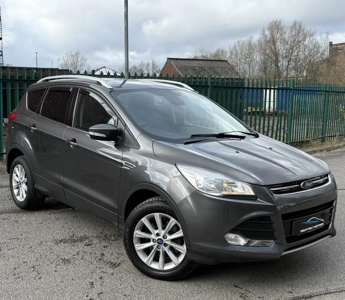 Używany Ford Kuga Titanium 150 KM (110 kW) 2016 Szary SUV