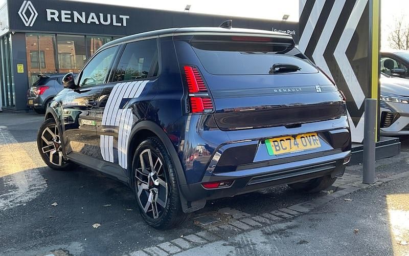 Used Renault 5 E-Tech Komfort 110 kW (150 HP) 2025 Hatchback