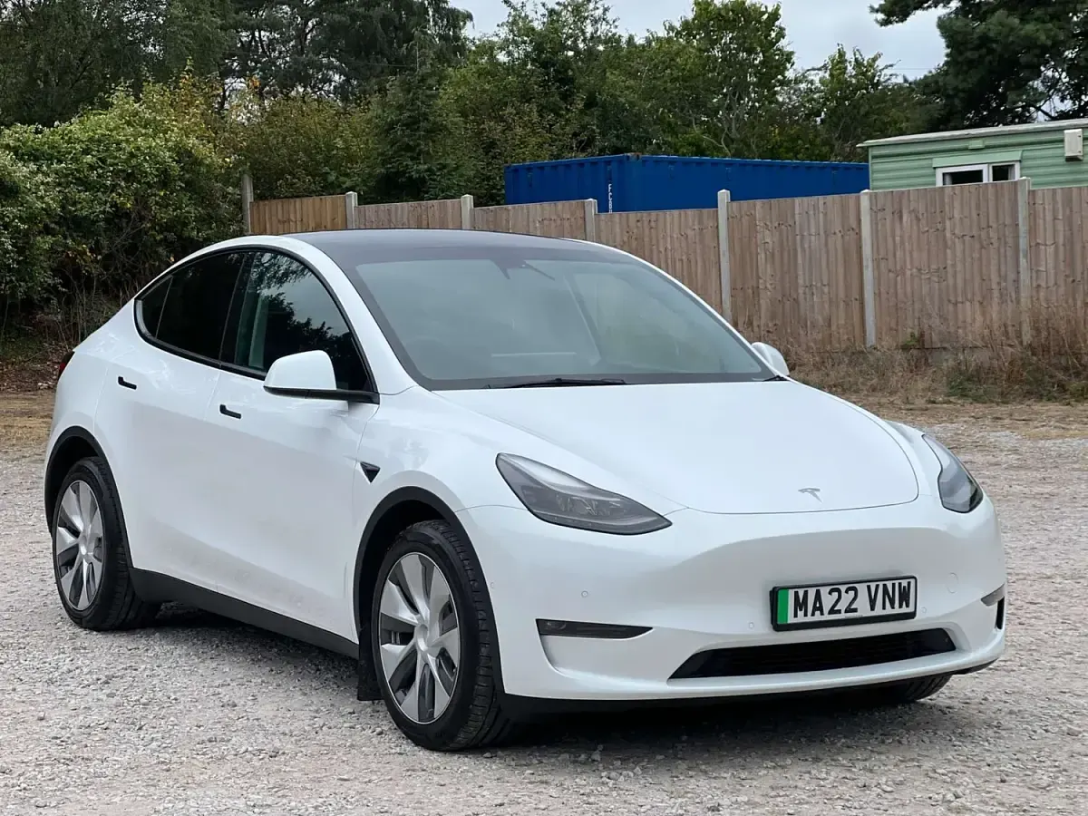 Used Tesla Model Y Long Range AWD 378 kW (514 HP) 2022 White SUV