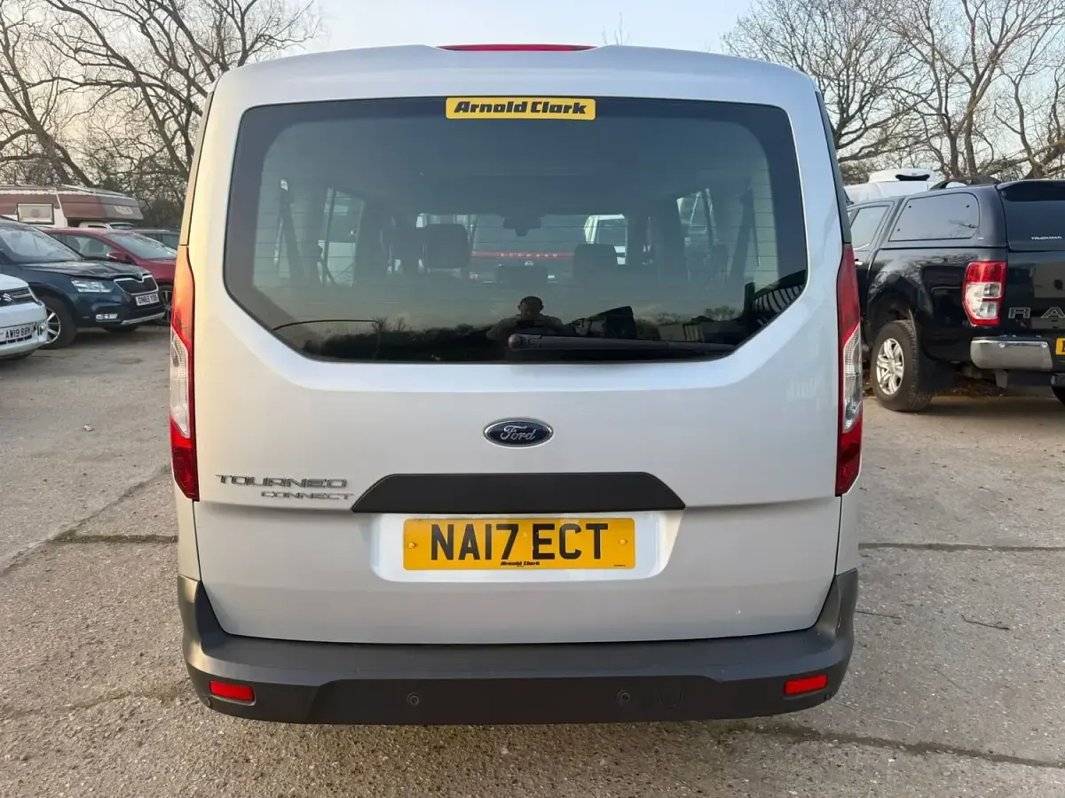 Used Ford Tourneo Connect Zetec 2017 Silver MPV