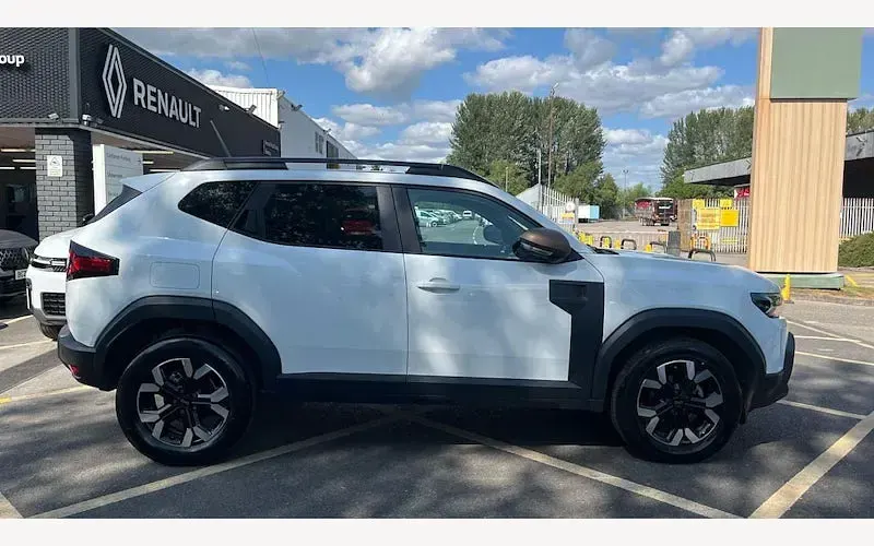 Used Dacia Duster Extreme 131 HP (96 kW) 2025 White SUV