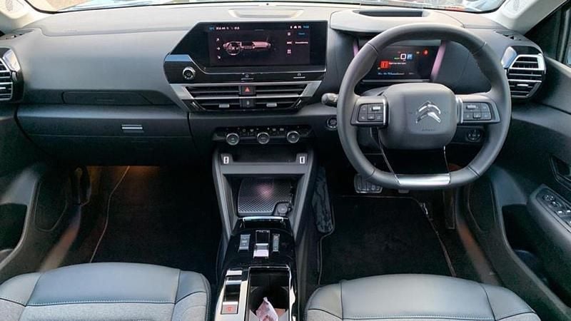 Grey Used 2023 Citroën e-C4 Shine SUV | £14,990 (Good price) - Image 1/4