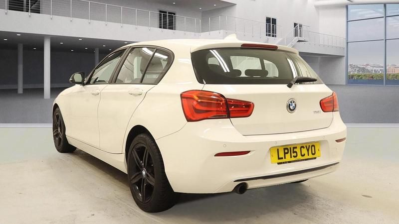 Used BMW 118 Sport Line 2015 White Hatchback