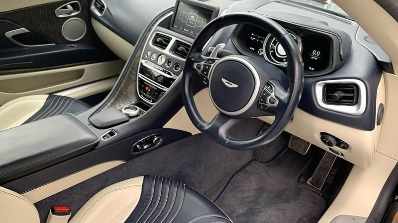 Used Aston Martin DB11 503 HP (369 kW) 2019 Blue Coupe