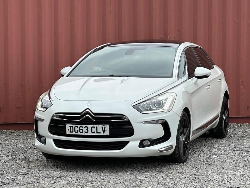 Used Citroën DS5 2013 White Hatchback