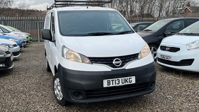 White Used 2013 Nissan NV200 SE Van | £4,499 (A bit pricey) - Image 1/4