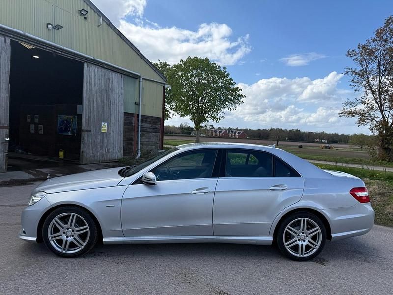 Usado Mercedes E350 2009 Prateado Sedan