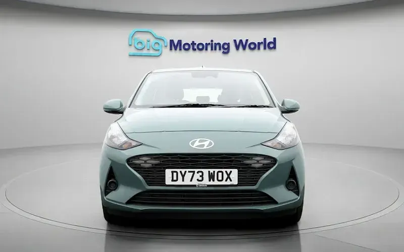 Used Hyundai i10 Advanced 84 HP (61 kW) 2024 Green Hatchback