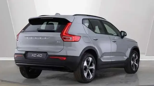 New Volvo XC40 Plus 197 HP (144 kW) 2027 SUV