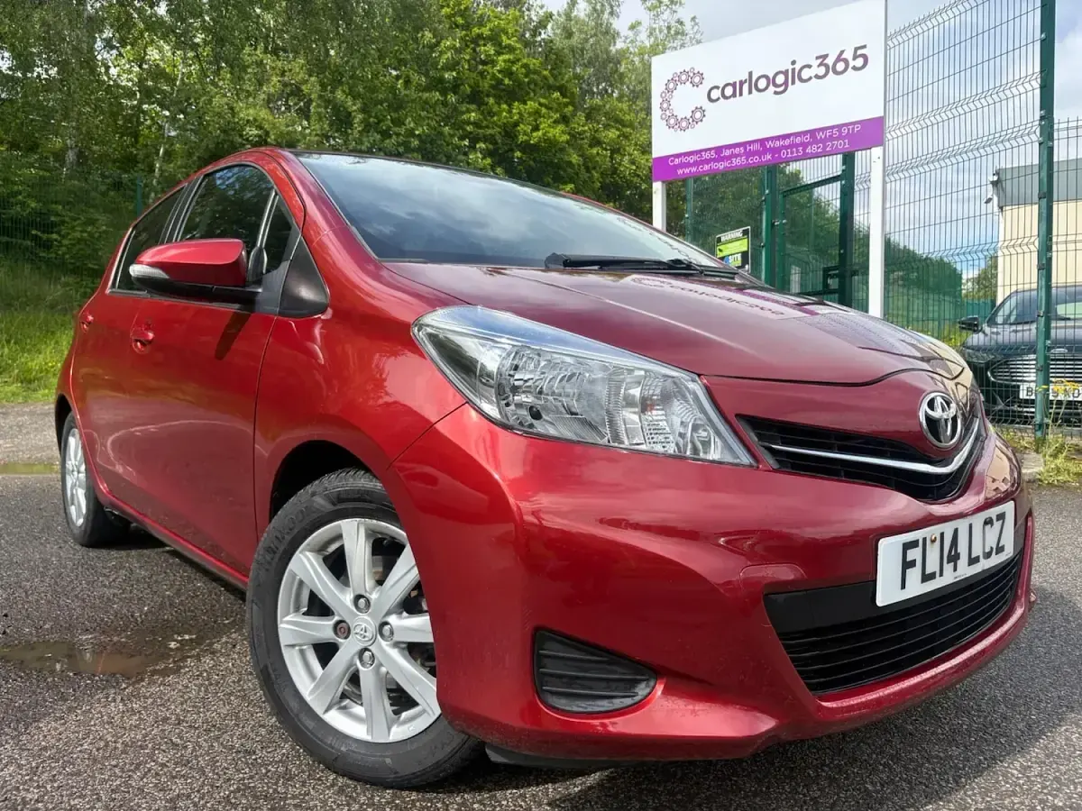 Used Toyota Yaris 101 HP (74 kW) 2014 Hatchback