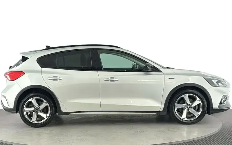 Used Ford Focus Active 120 HP (88 kW) 2020 Silver Hatchback