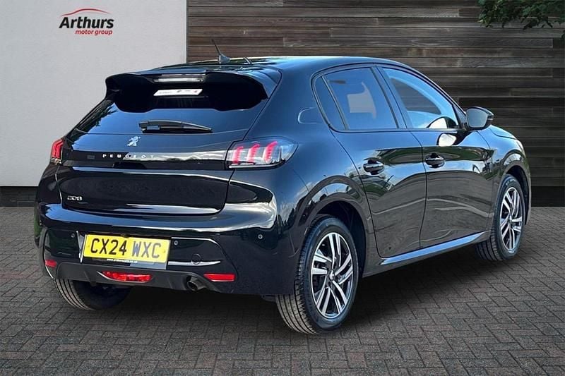 Used Peugeot 208 Allure+ 99 HP (72 kW) 2024 Black Hatchback