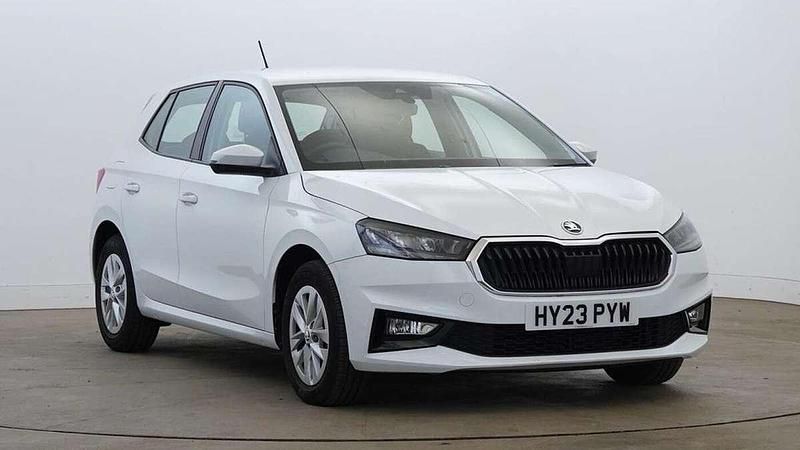 White Used 2023 Skoda Fabia Comfort Hatchback | £13,695 (Good price) - Image 1/4