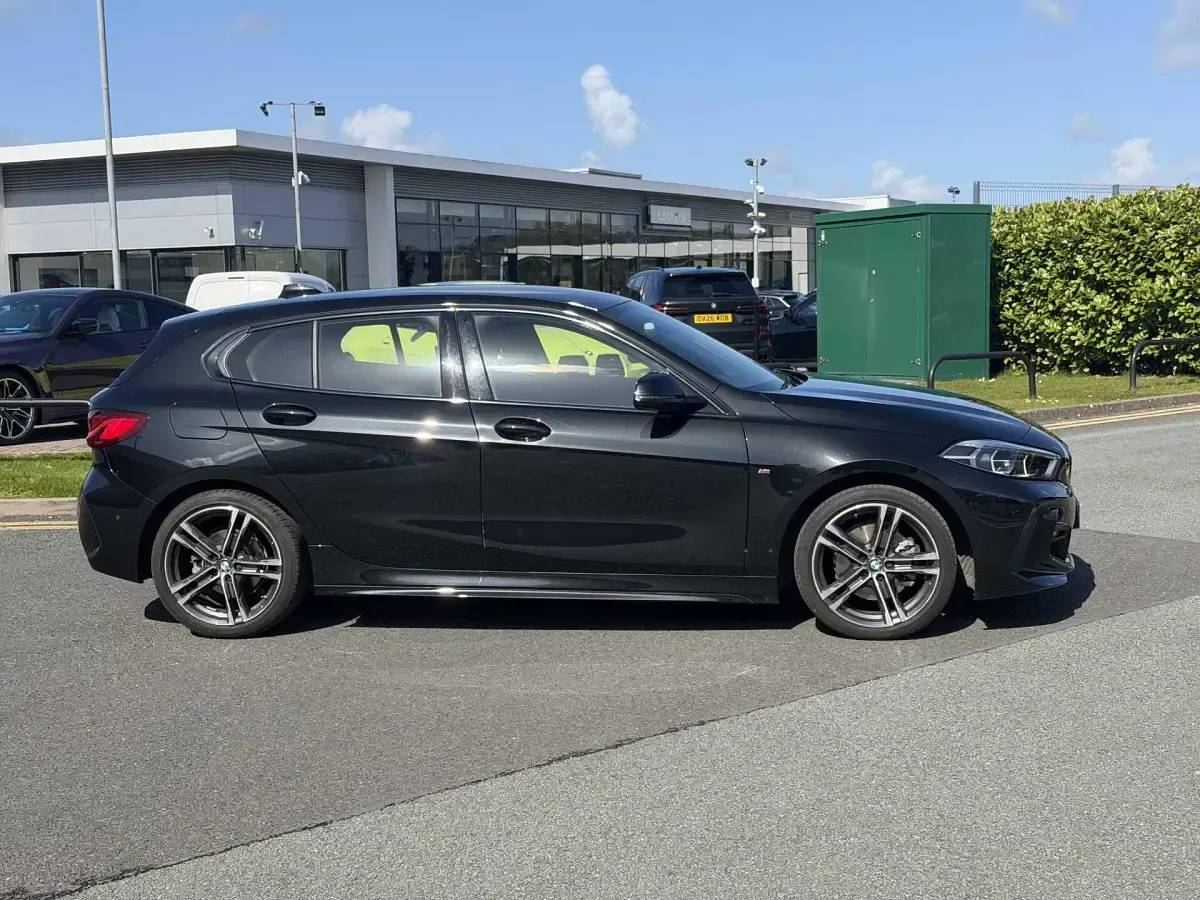 Used BMW 118 M Sport 134 HP (98 kW) 2023 Black Hatchback