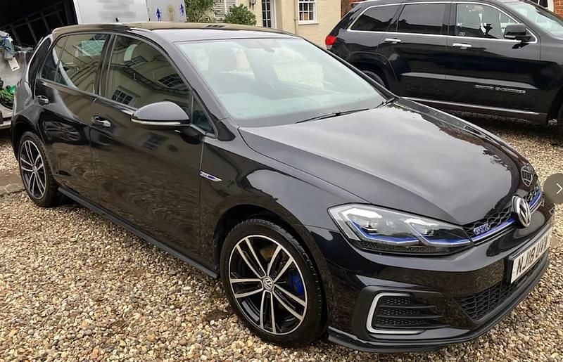 Black Used 2018 VW Golf VII GTE Hatchback | £13,699 (Fair price) - Image 1/1