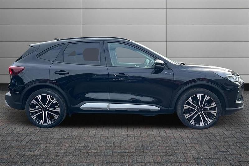 Begagnad Ford Kuga Active 243 HK (178 kW) 2024 Svart SUV