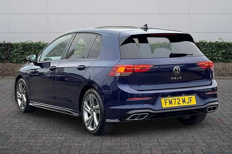 Used VW Golf VIII R-line 150 HP (110 kW) 2022 Blue Hatchback
