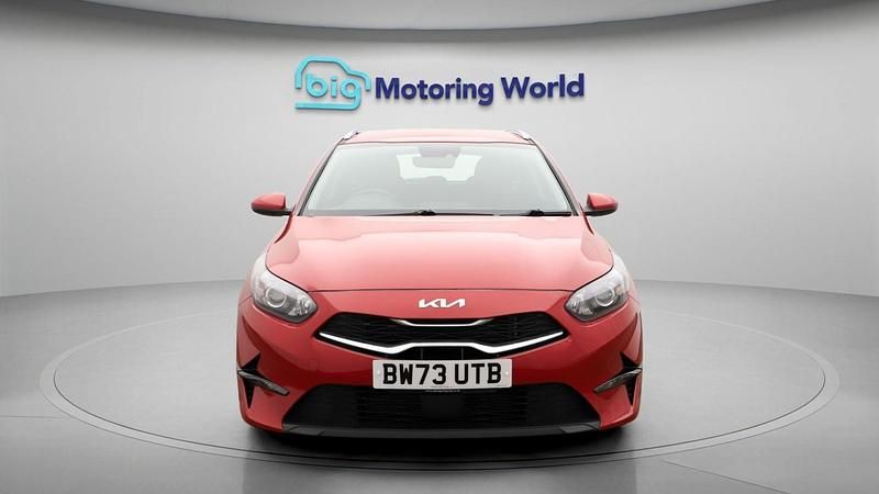 Used Kia Ceed 2024 Red Hatchback